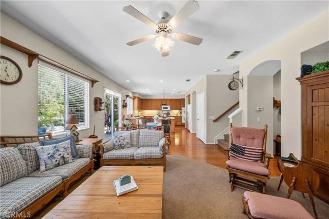 22262 Trinity Place, Saugus, CA 91390