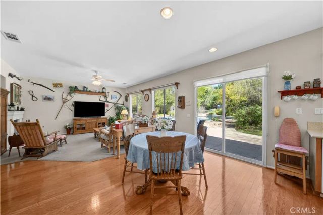 22262 Trinity Place, Saugus, CA 91390
