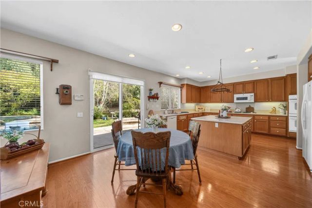 22262 Trinity Place, Saugus, CA 91390