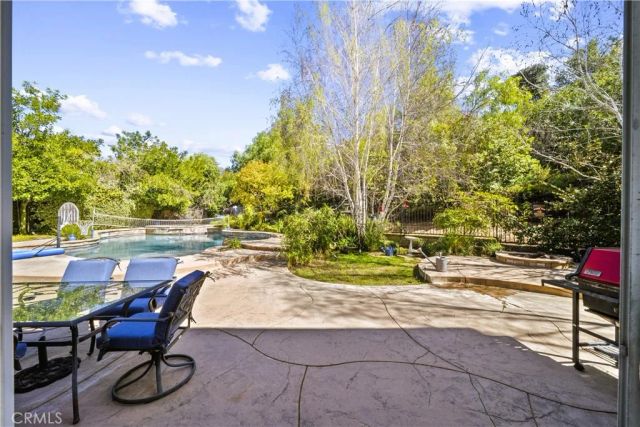 22262 Trinity Place, Saugus, CA 91390
