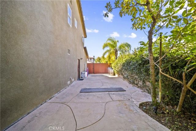 22262 Trinity Place, Saugus, CA 91390