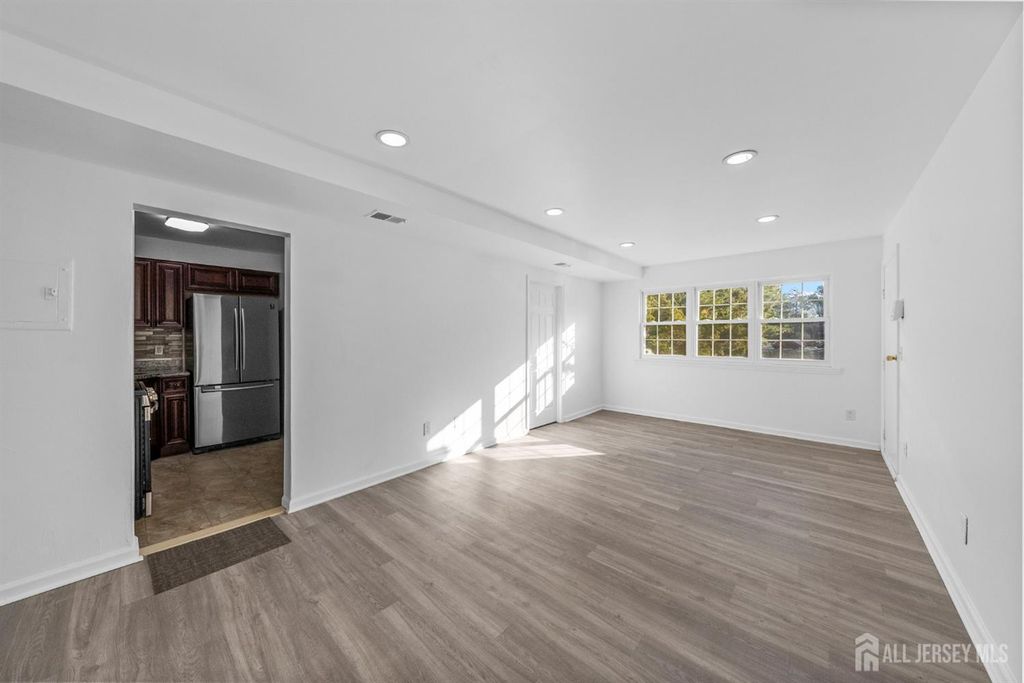 125 College Drive, Edison, NJ 08817