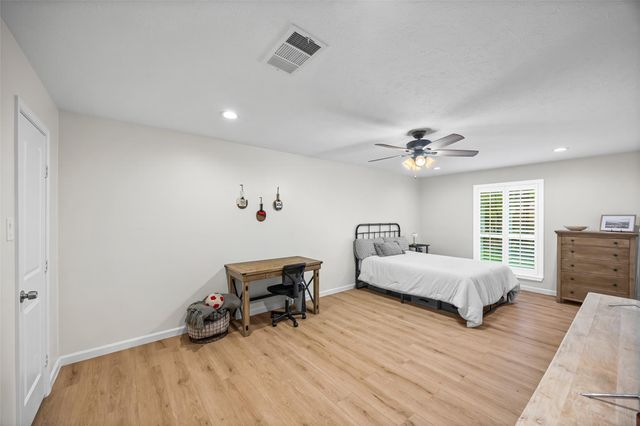 3007 Falling Brook Drive, Kingwood, TX 77345