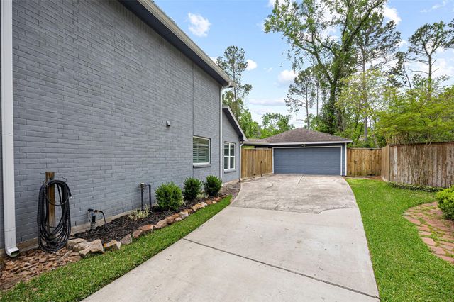 3007 Falling Brook Drive, Kingwood, TX 77345