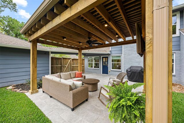 3007 Falling Brook Drive, Kingwood, TX 77345