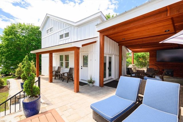 7 Laurel Street, Hingham, MA 02043