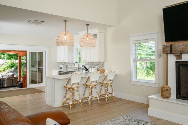 7 Laurel Street, Hingham, MA 02043