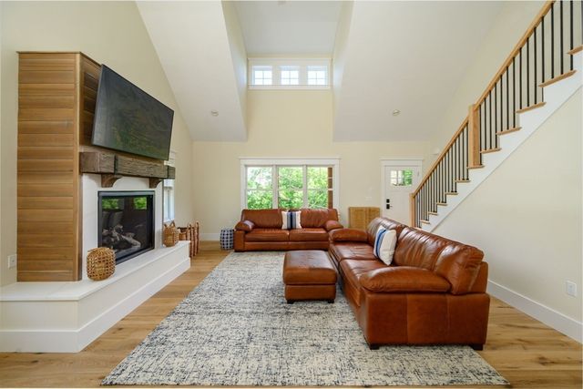 7 Laurel Street, Hingham, MA 02043