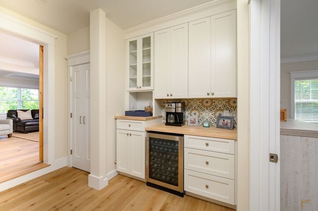 7 Laurel Street, Hingham, MA 02043