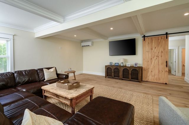 7 Laurel Street, Hingham, MA 02043