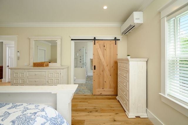 7 Laurel Street, Hingham, MA 02043