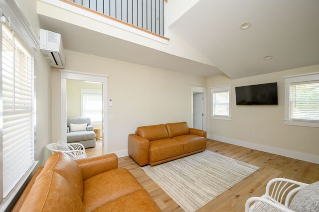 7 Laurel Street, Hingham, MA 02043