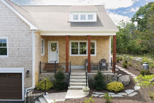 7 Laurel Street, Hingham, MA 02043