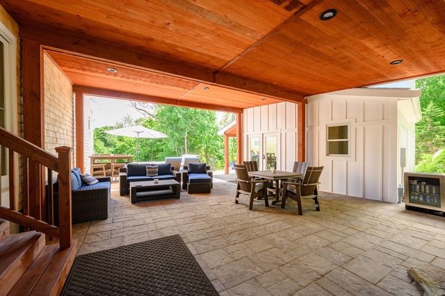7 Laurel Street, Hingham, MA 02043