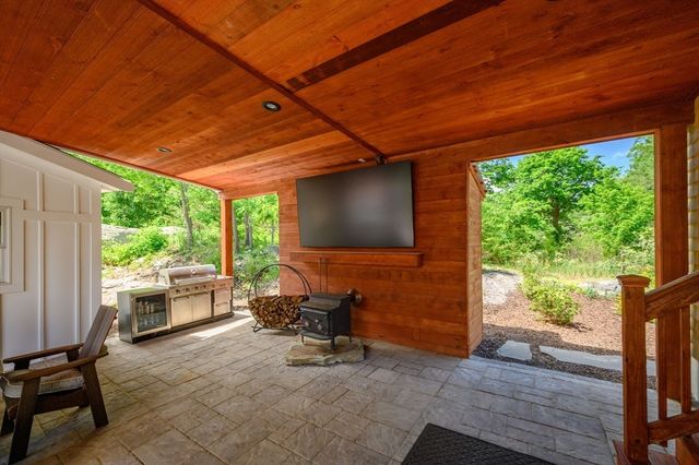 7 Laurel Street, Hingham, MA 02043