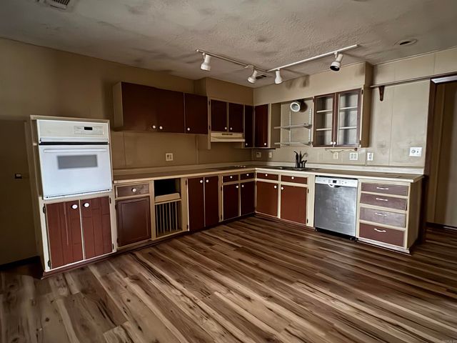 22 Tanglewood Avenue, Oppelo, AR 72110