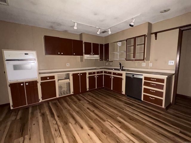 22 Tanglewood Avenue, Oppelo, AR 72110