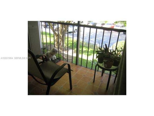 15610 SW 105th Lane 606, Miami, FL 33196