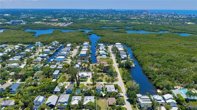 718 Pan Am AVE, Naples, FL 34110