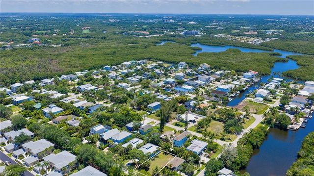 718 Pan Am AVE, Naples, FL 34110