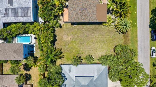 718 Pan Am AVE, Naples, FL 34110