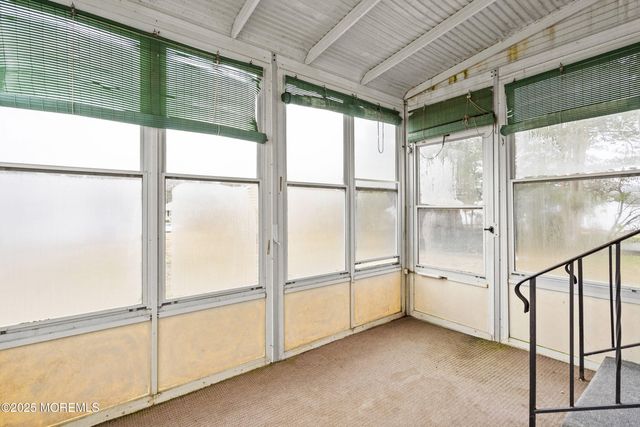 33 Gardenia Way, Toms River, NJ 08755