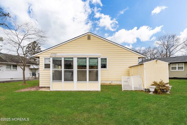 33 Gardenia Way, Toms River, NJ 08755