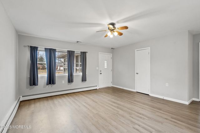 33 Gardenia Way, Toms River, NJ 08755