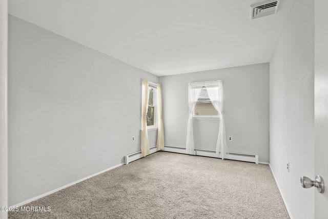 33 Gardenia Way, Toms River, NJ 08755