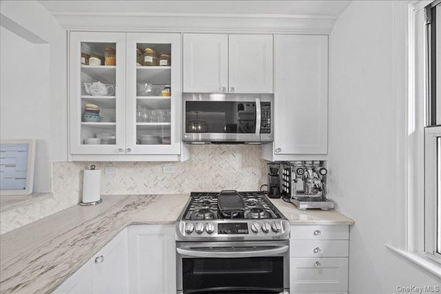 141 S Buckhout 141, Irvington, NY 10533