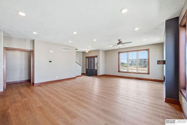 9508 Far Niente Lane, Lincoln, NE 68526