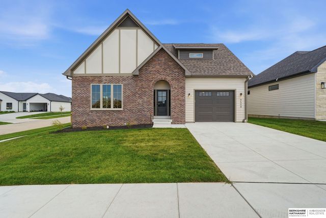 9508 Far Niente Lane, Lincoln, NE 68526