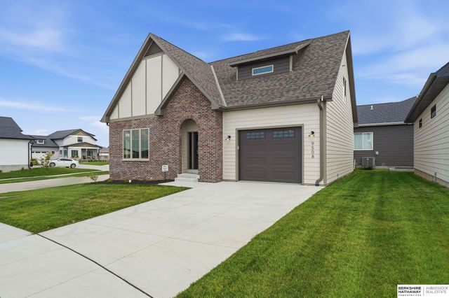 9508 Far Niente Lane, Lincoln, NE 68526
