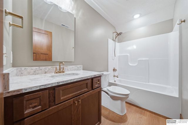 9508 Far Niente Lane, Lincoln, NE 68526