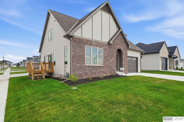 9508 Far Niente Lane, Lincoln, NE 68526