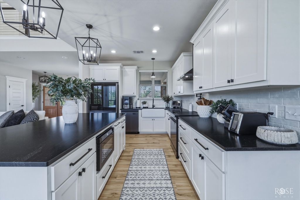Image 16 of property listing at 9736 Grey Wolf Lane, San Angelo, TX 76901