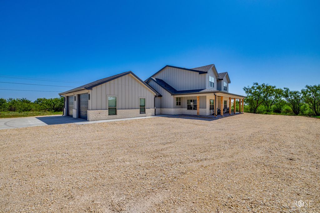 Image 3 of property listing at 9736 Grey Wolf Lane, San Angelo, TX 76901