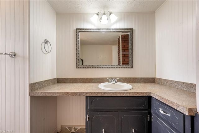 701 Lincoln Road, Galax, VA 24333