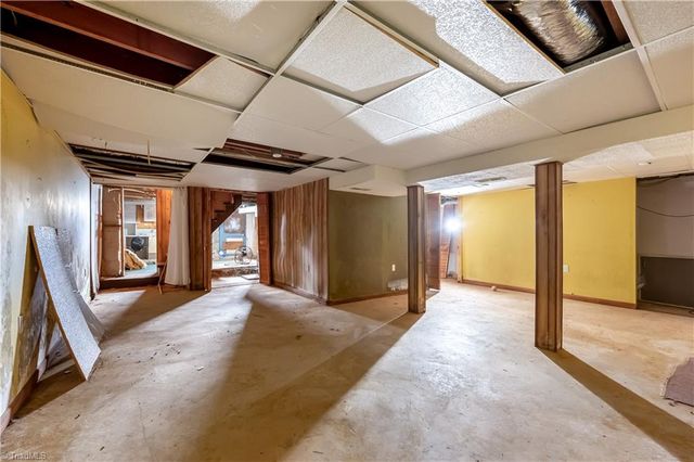 701 Lincoln Road, Galax, VA 24333