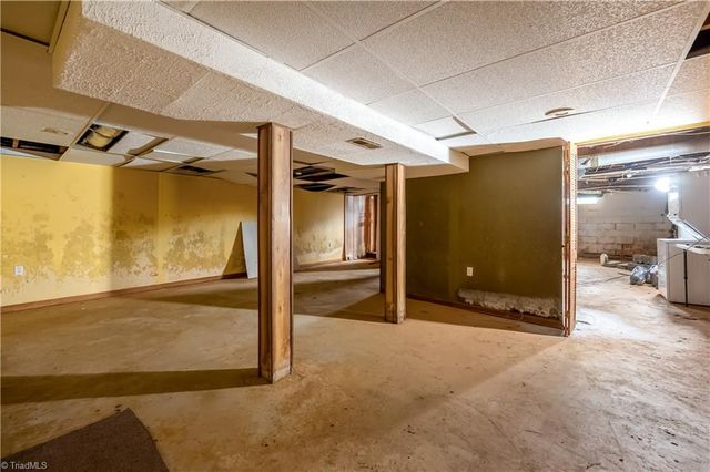 701 Lincoln Road, Galax, VA 24333