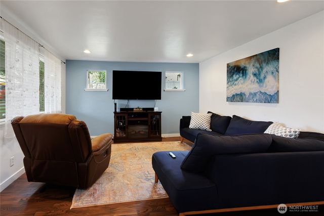10102 99th St SW, Lakewood, WA 98498