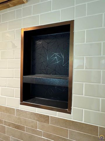 3036 SW Boswell AVE, Topeka, KS 66611