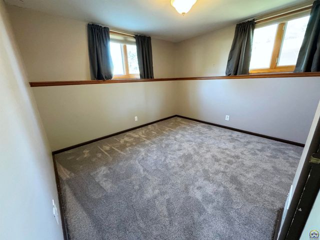 3036 SW Boswell AVE, Topeka, KS 66611