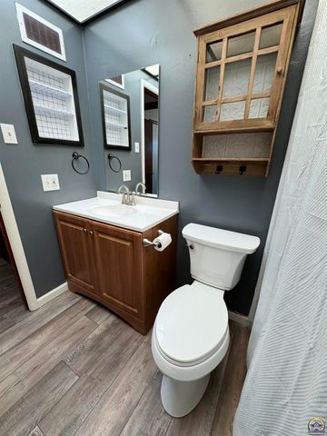 3036 SW Boswell AVE, Topeka, KS 66611