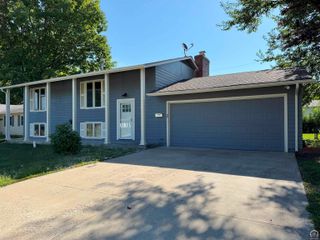 3036 SW Boswell AVE, Topeka, KS 66611