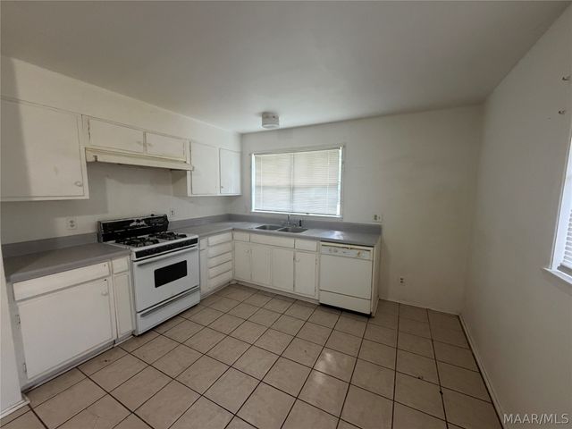 1843 SYLVAN Drive, Montgomery, AL 36106