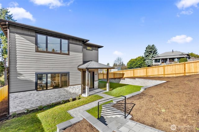 437 Hazel Avenue N, Kent, WA 98030