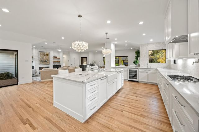 5658 Del Monte Drive, Houston, TX 77056