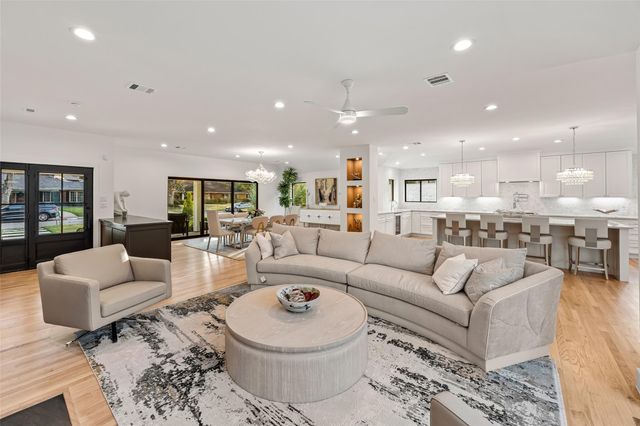 5658 Del Monte Drive, Houston, TX 77056