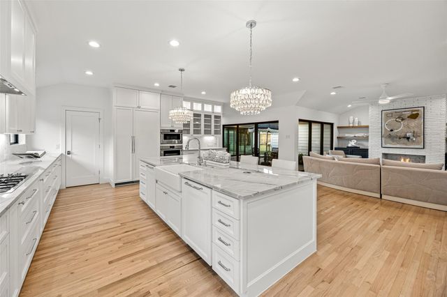 5658 Del Monte Drive, Houston, TX 77056